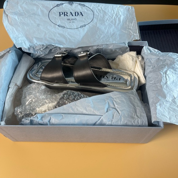 Prada Elegant Black Leather Sandals - Picture 1 of 7